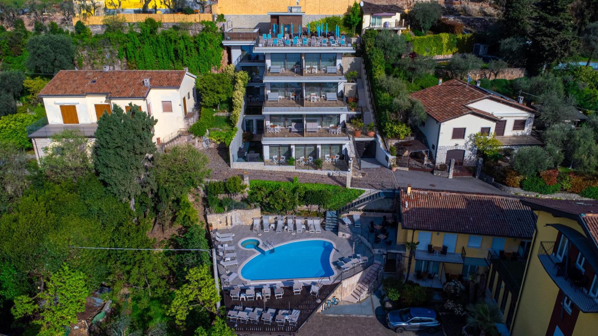 Villa Remo By Hotel Galvani Torri Del Benaco Exterior foto
